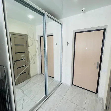 вид моря,13 фонтана,кораблик,рыба *