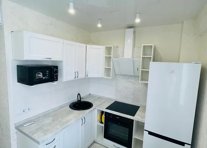 вид моря,13 фонтана,кораблик,рыба *