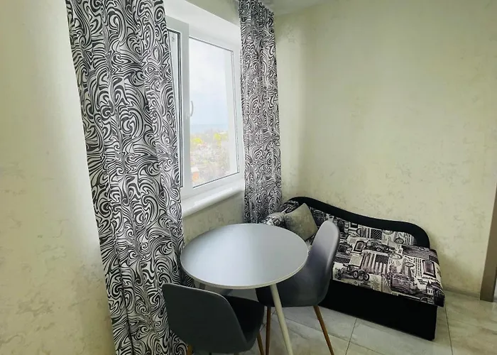 вид моря,13 фонтана,кораблик,рыба *