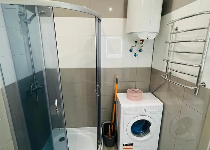 вид моря,13 фонтана,кораблик,рыба *