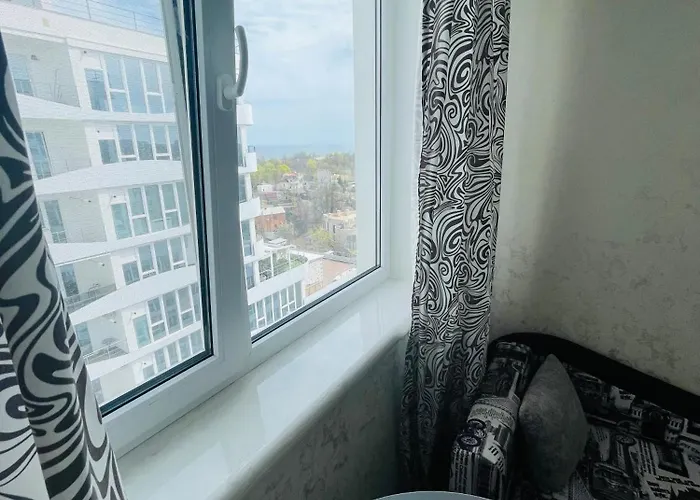 вид моря,13 фонтана,кораблик,рыба *